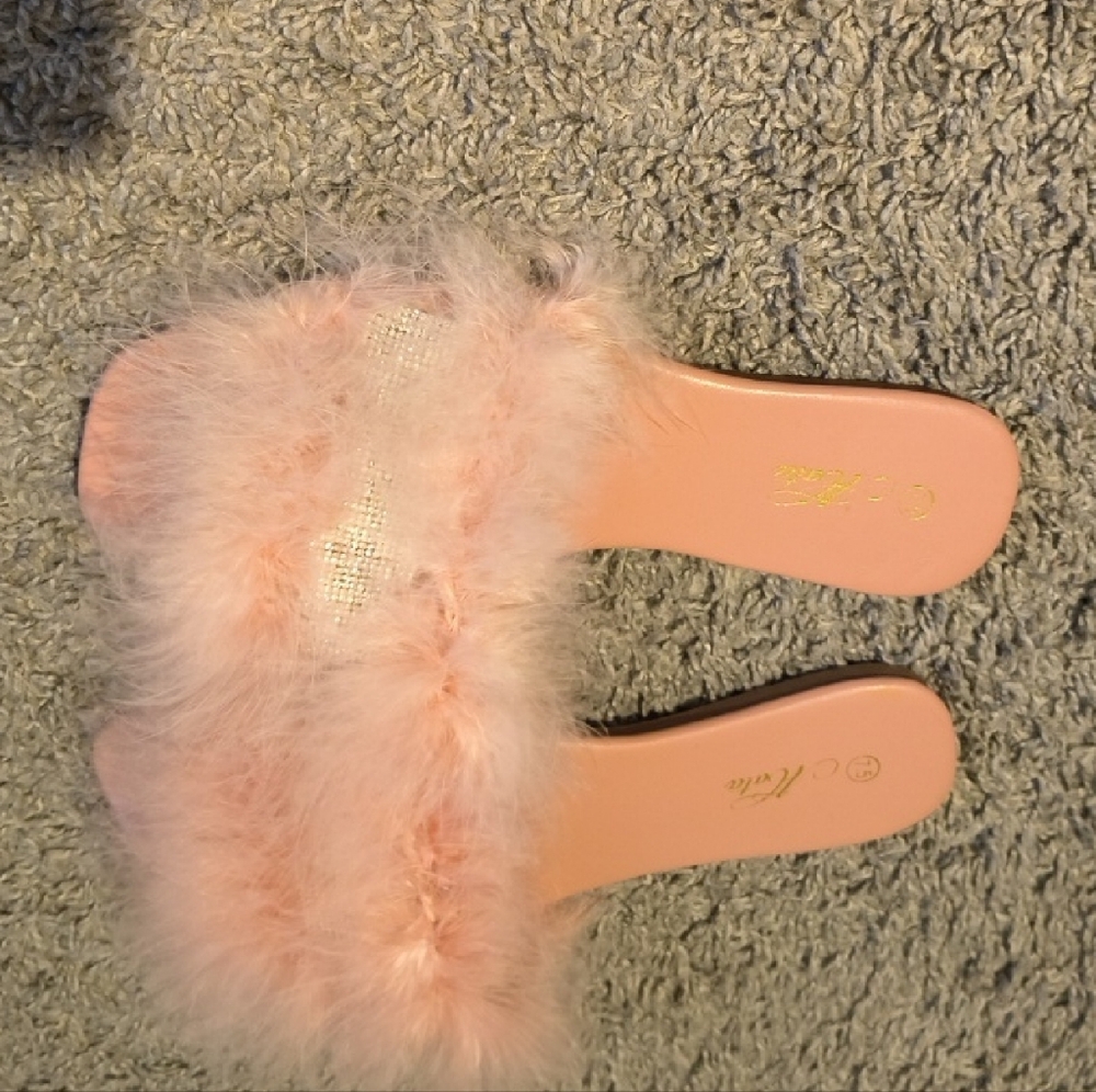 Mata Shoes Pink Fluffy Slippers
